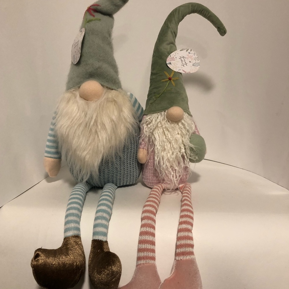 Neutral large sitting Easter Spring gnome pair